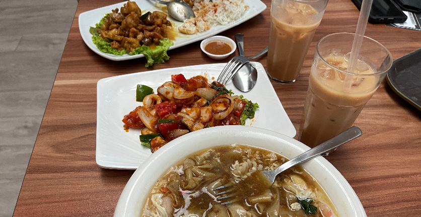 Bottle Tree Cafe Restaurant signatures include its Buttermilk Chicken with Rice and Hor Fun