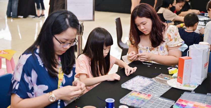 AGM BE@SAFRA craft table