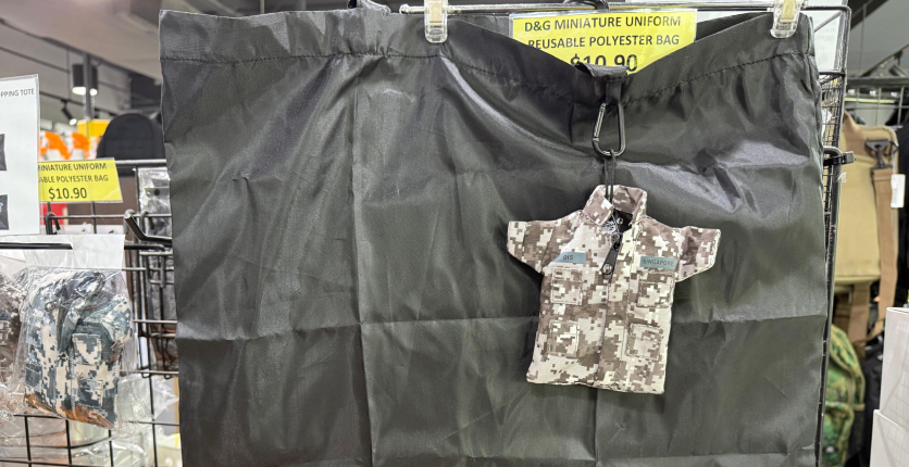 Lifestyle Mart bag with novelty keychain